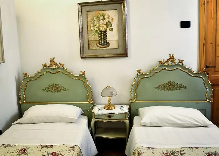 Il Giardino לינה וארוחת בוקר 3*